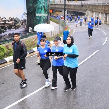 Runner Photo 7958345