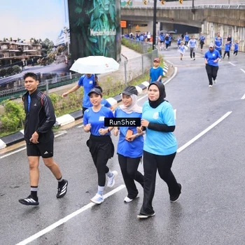 Runner Photo 7958346
