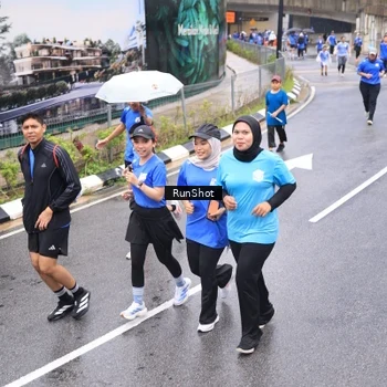 Runner Photo 7958347