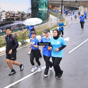Runner Photo 7958349
