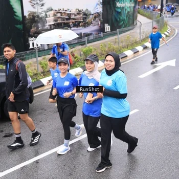 Runner Photo 7958355