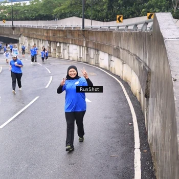 Runner Photo 7958357