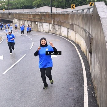 Runner Photo 7958360