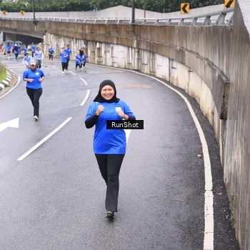 Runner Photo 7958364