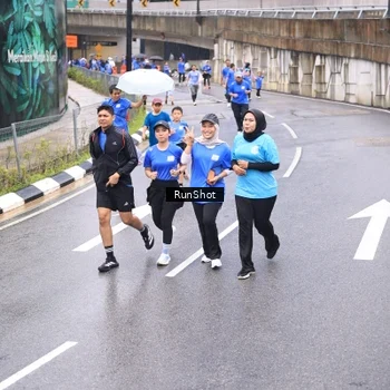 Runner Photo 7958374