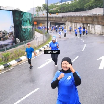 Runner Photo 7958375