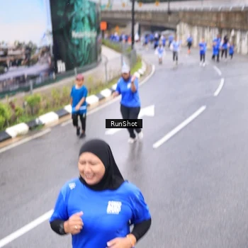 Runner Photo 7958376