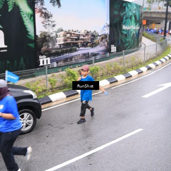 Runner Photo 7958400