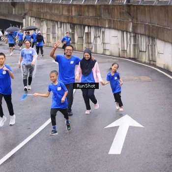Runner Photo 7958418