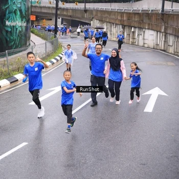 Runner Photo 7958429