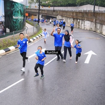 Runner Photo 7958430