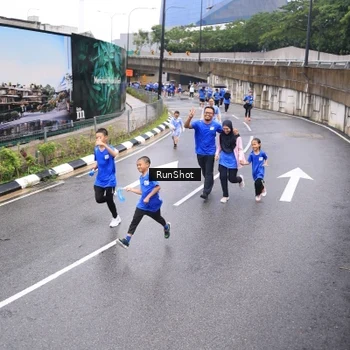 Runner Photo 7958432