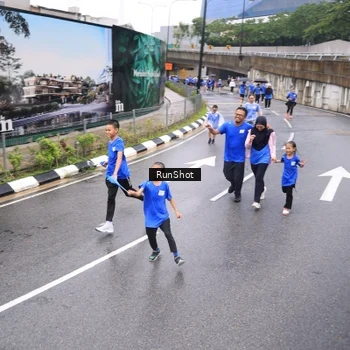 Runner Photo 7958435