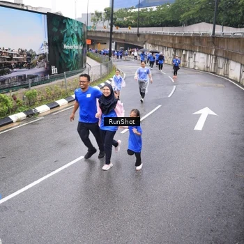 Runner Photo 7958444