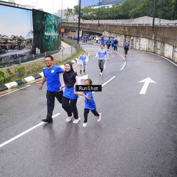 Runner Photo 7958448