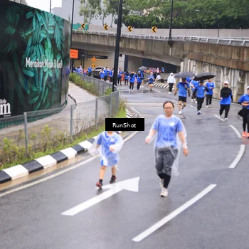 Runner Photo 7958456