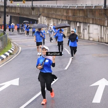 Runner Photo 7958473
