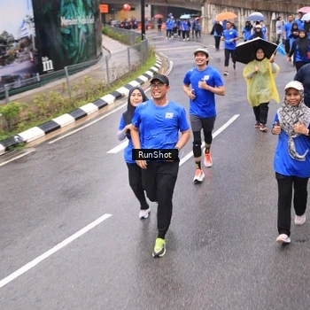 Runner Photo 7958488