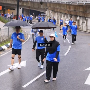 Runner Photo 7958501