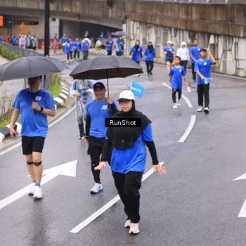 Runner Photo 7958504