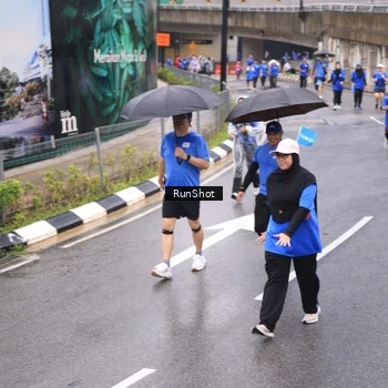 Runner Photo 7958513