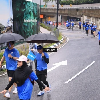 Runner Photo 7958536