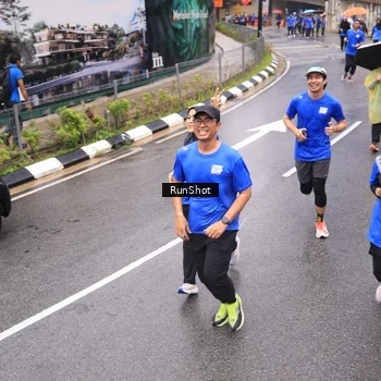 Runner Photo 7958545