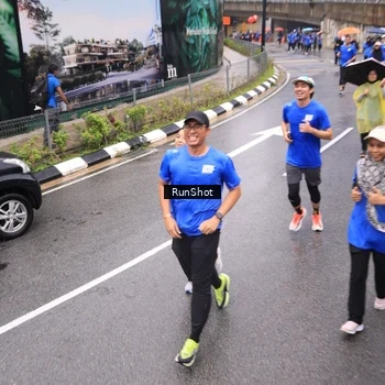 Runner Photo 7958553