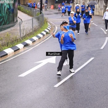 Runner Photo 7958559