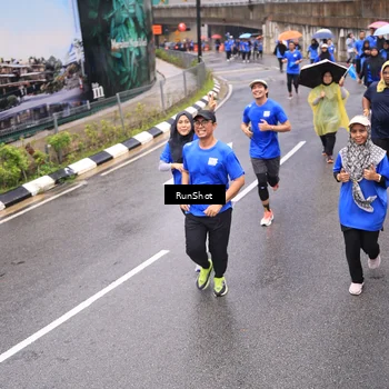 Runner Photo 7958571