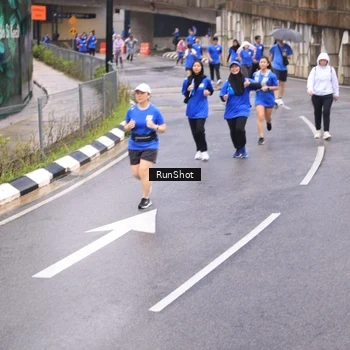 Runner Photo 7958572