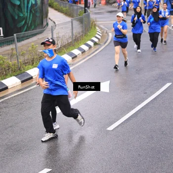 Runner Photo 7958575