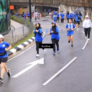 Runner Photo 7958580