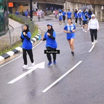 Runner Photo 7958591