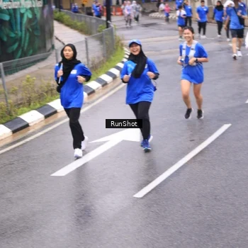 Runner Photo 7958593