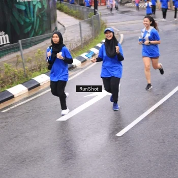 Runner Photo 7958594