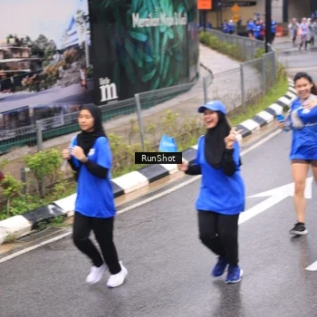 Runner Photo 7958602