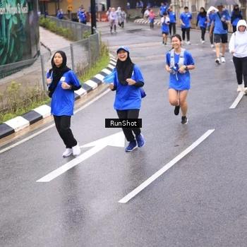 Runner Photo 7958605