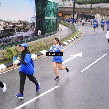 Runner Photo 7958613