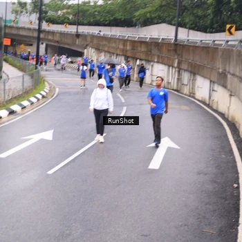 Runner Photo 7958623