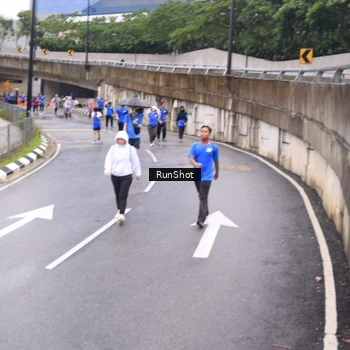 Runner Photo 7958625