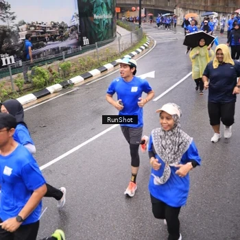 Runner Photo 7958649