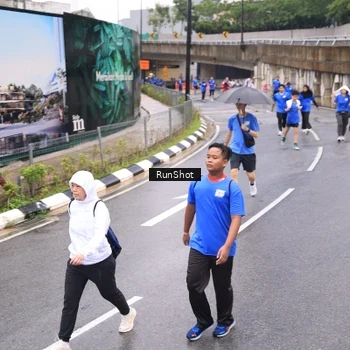Runner Photo 7958657