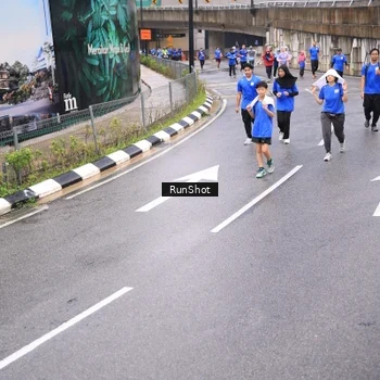 Runner Photo 7958698