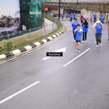 Runner Photo 7958699