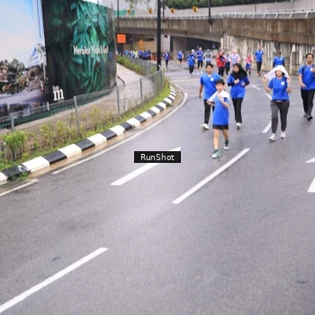 Runner Photo 7958704