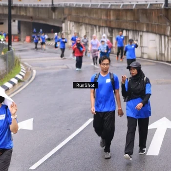 Runner Photo 7958739