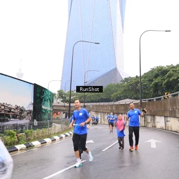 Runner Photo 7958763