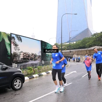 Runner Photo 7958769