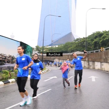 Runner Photo 7958774